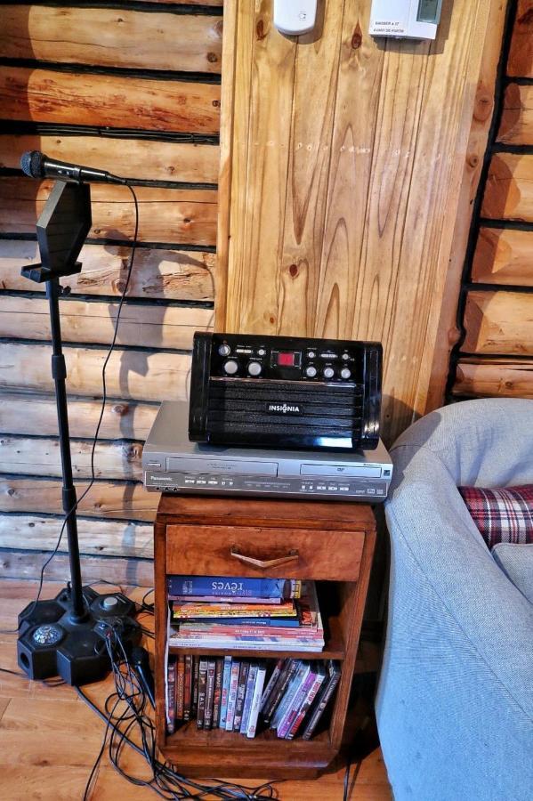 Cozy Log Cottage La Minerve Buitenkant foto
